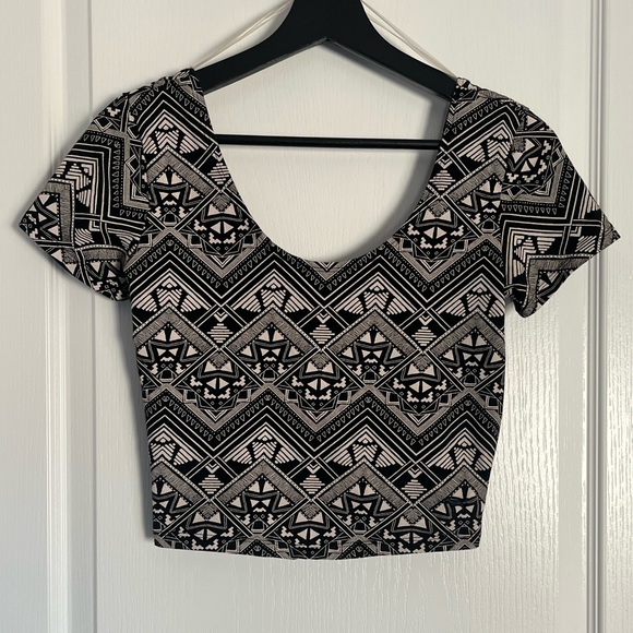 WOMENS PINK CROP TSHIRT - Picture 1 of 3